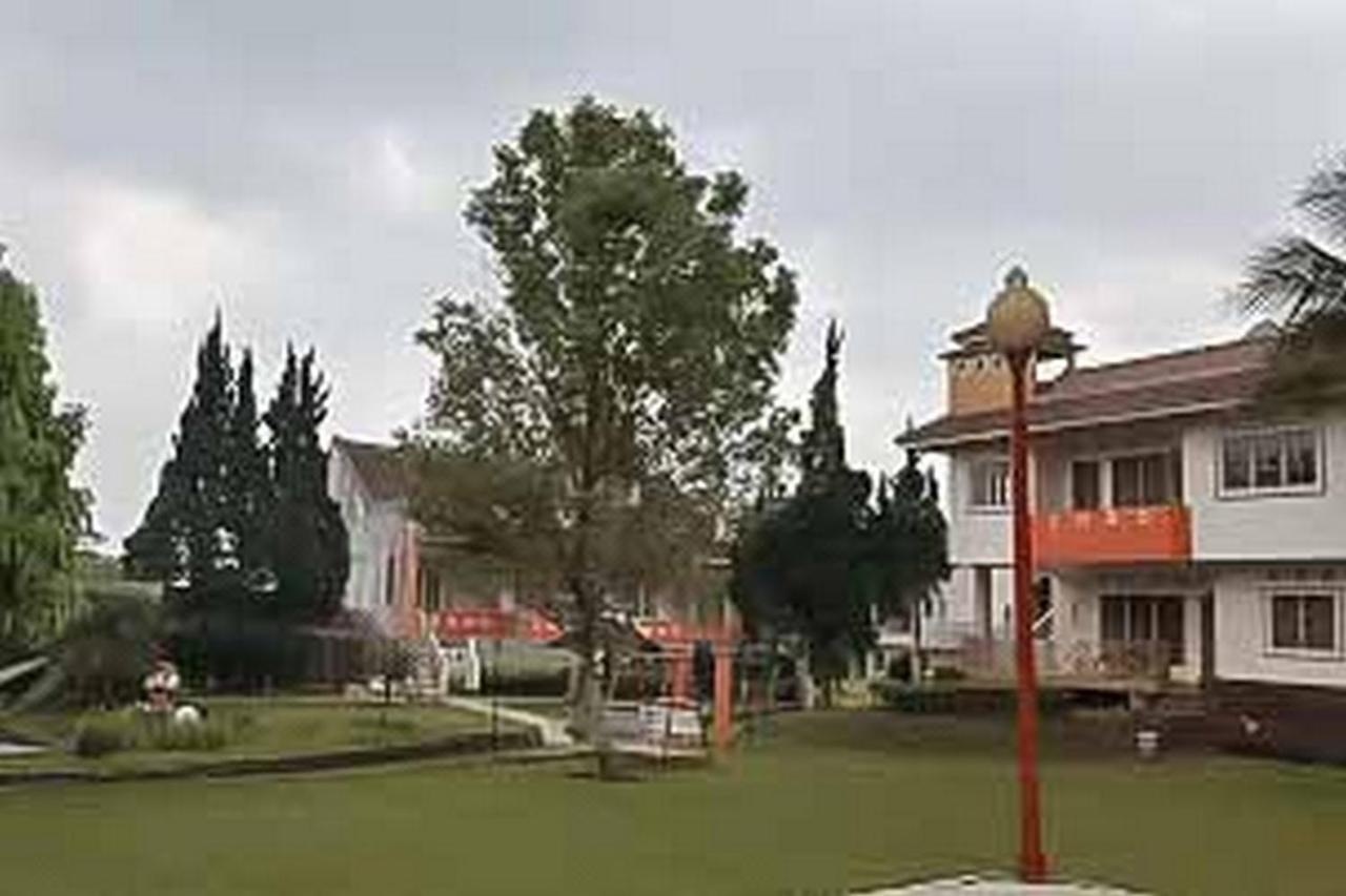 Hotel Puspa Sari Redpartner סיאטר מראה חיצוני תמונה