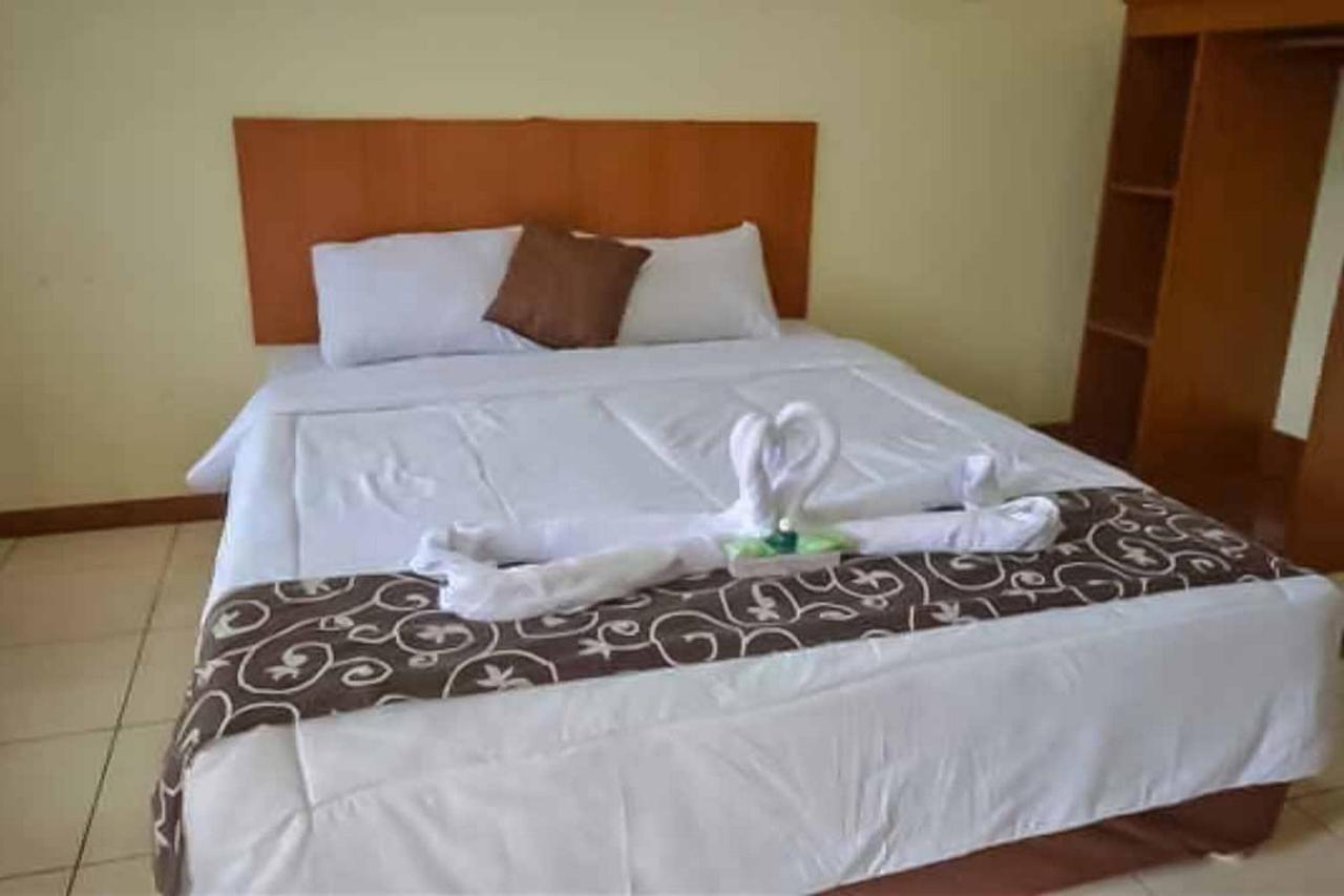 Hotel Puspa Sari Redpartner סיאטר מראה חיצוני תמונה