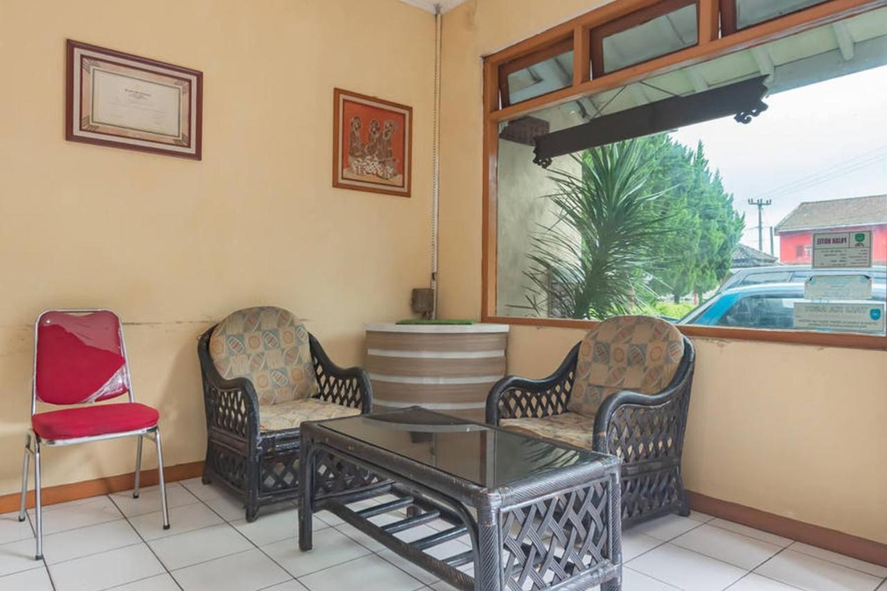 Hotel Puspa Sari Redpartner סיאטר מראה חיצוני תמונה