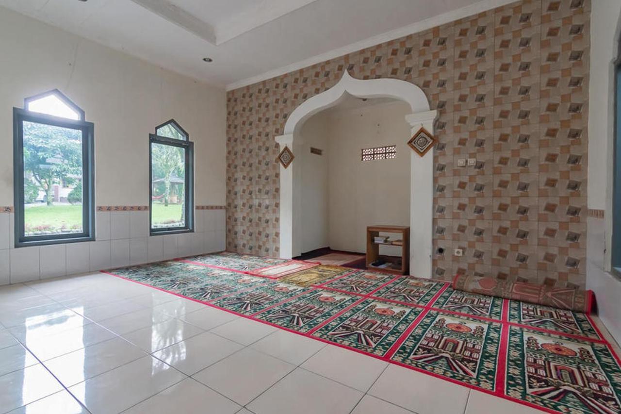 Hotel Puspa Sari Redpartner סיאטר מראה חיצוני תמונה