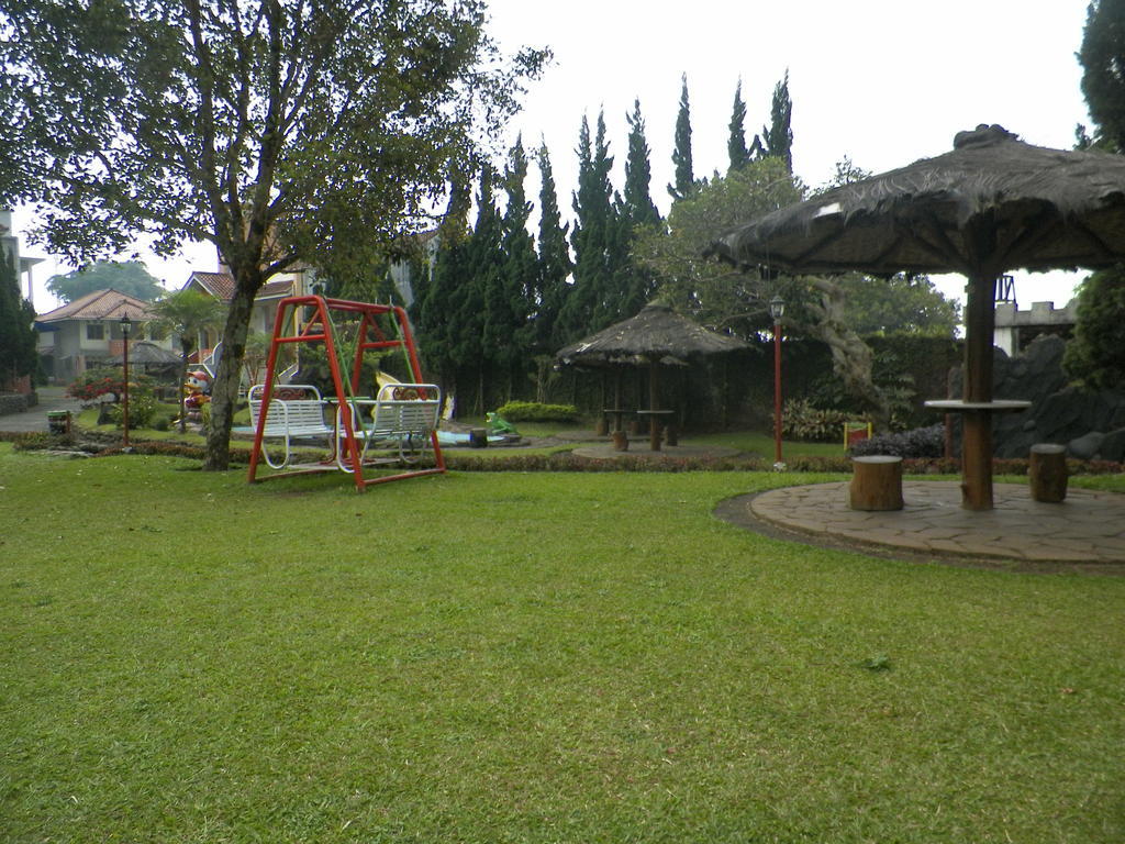 Hotel Puspa Sari Redpartner סיאטר מראה חיצוני תמונה
