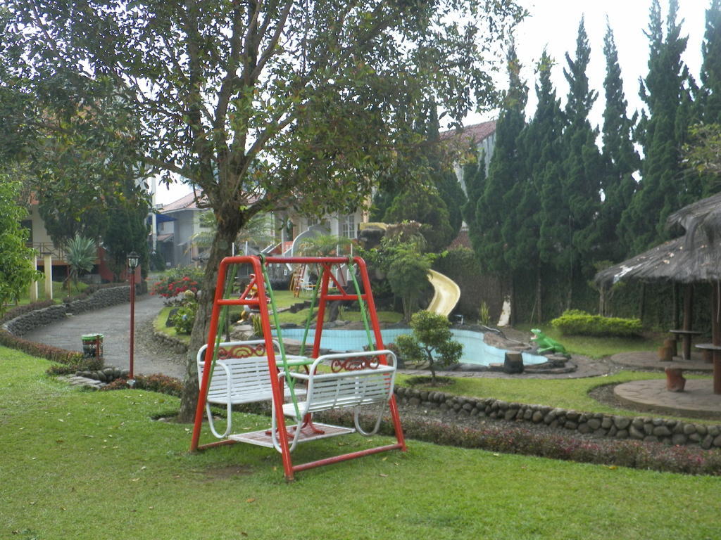 Hotel Puspa Sari Redpartner סיאטר מראה חיצוני תמונה