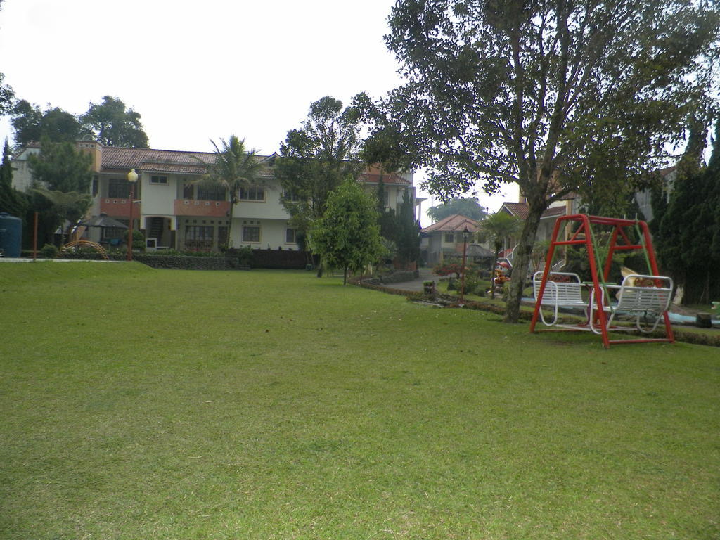 Hotel Puspa Sari Redpartner סיאטר מראה חיצוני תמונה