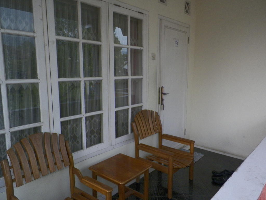 Hotel Puspa Sari Redpartner סיאטר חדר תמונה