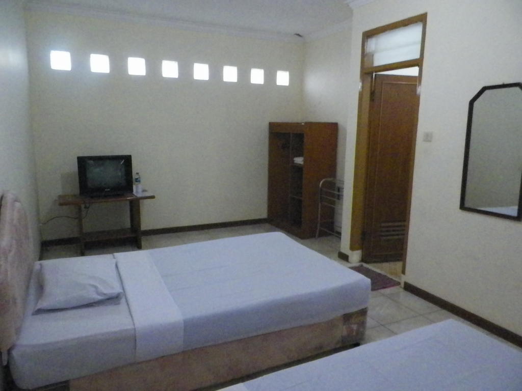 Hotel Puspa Sari Redpartner סיאטר חדר תמונה