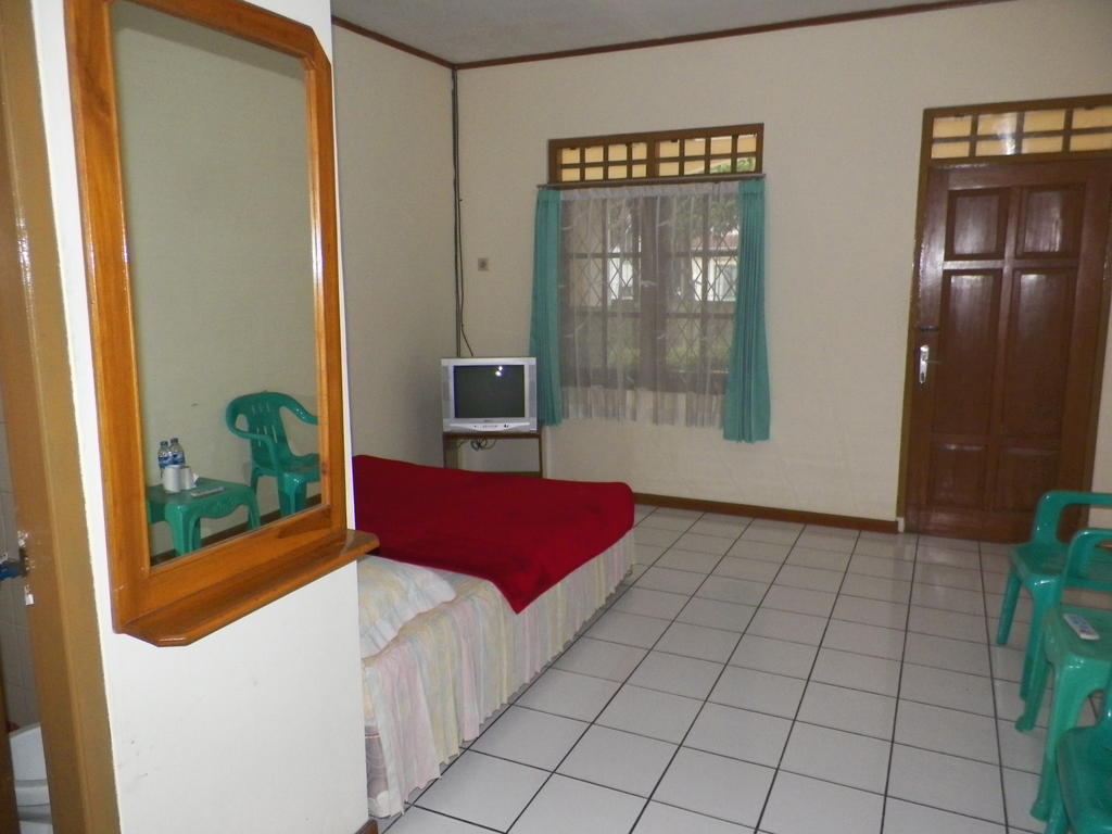 Hotel Puspa Sari Redpartner סיאטר חדר תמונה