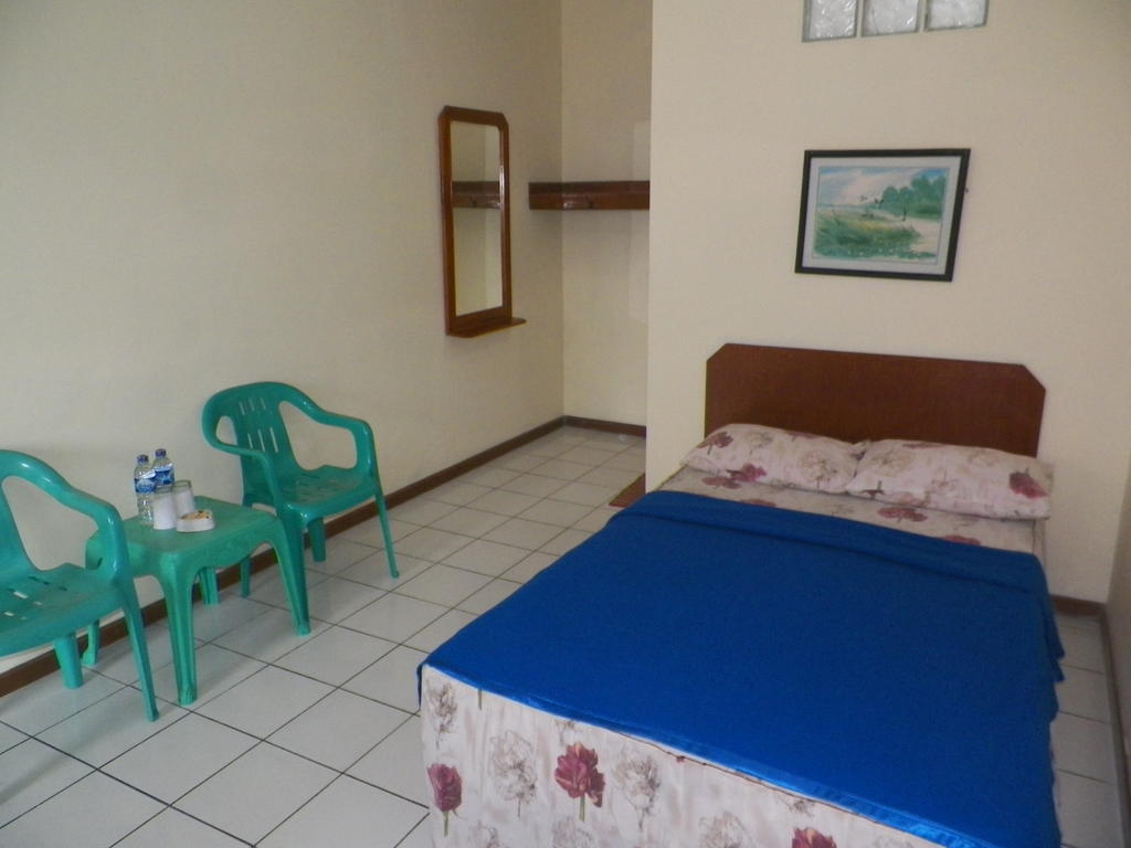 Hotel Puspa Sari Redpartner סיאטר חדר תמונה